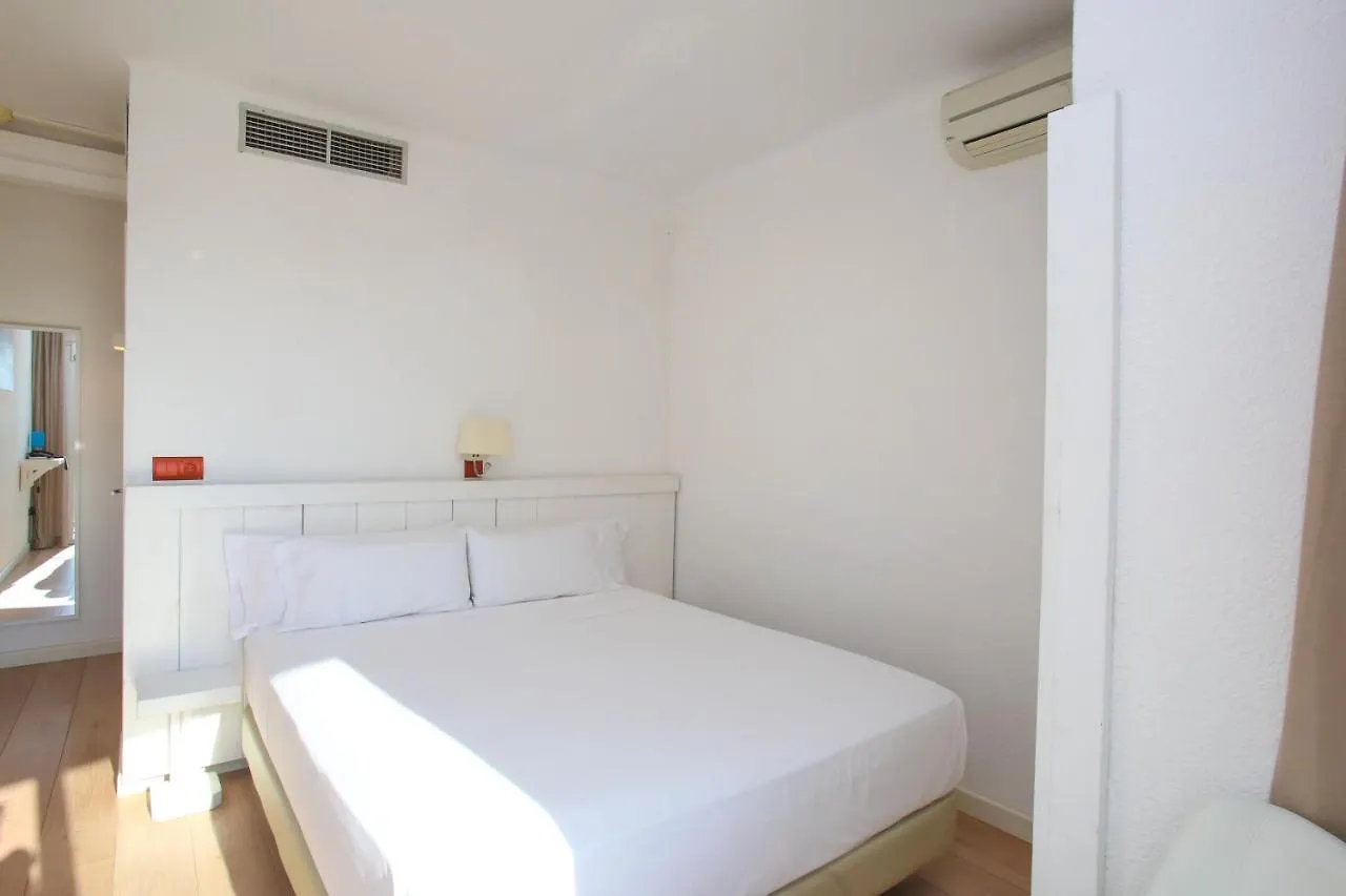 Solvi Hotel - Adults Only فيلانوفا إي لا خيلترا